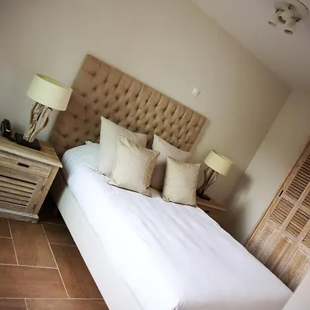 Hotel Au Comte De Mercy 4*