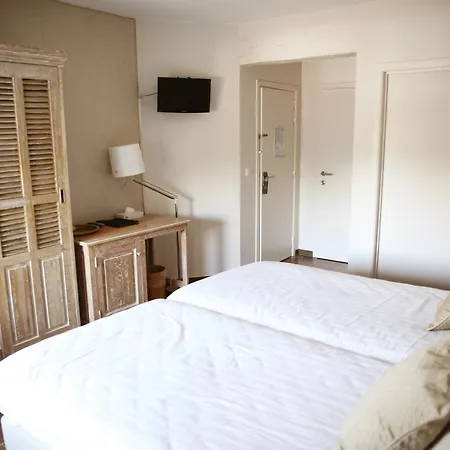 Au Comte De Mercy Hotel 4*