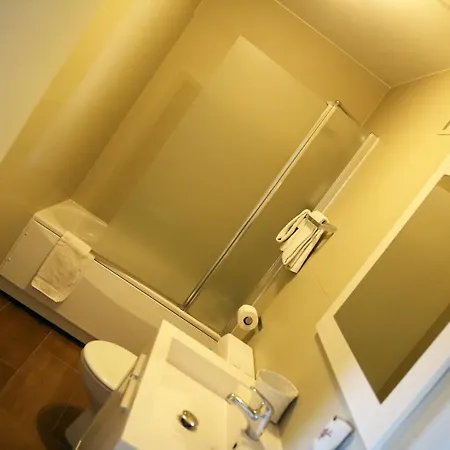 Hotel Au Comte De Mercy 4*