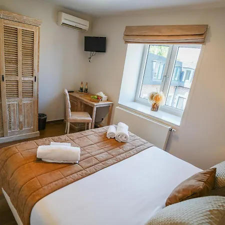 Hotel Au Comte De Mercy 4*