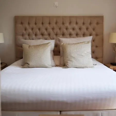 Hotel Au Comte De Mercy 4*