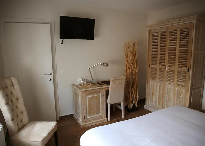 فندق Au Comte De Mercy 4*