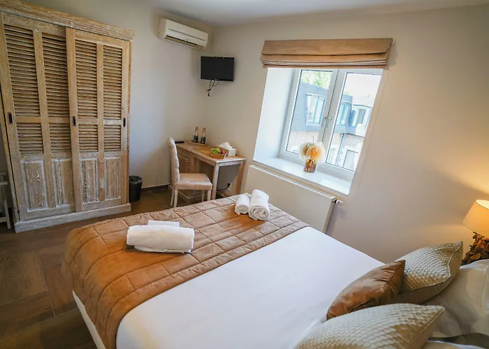 فندق Au Comte De Mercy